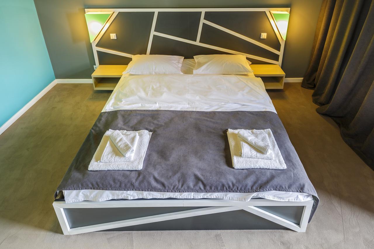 Net Hotel Piteszti Zewnętrze zdjęcie