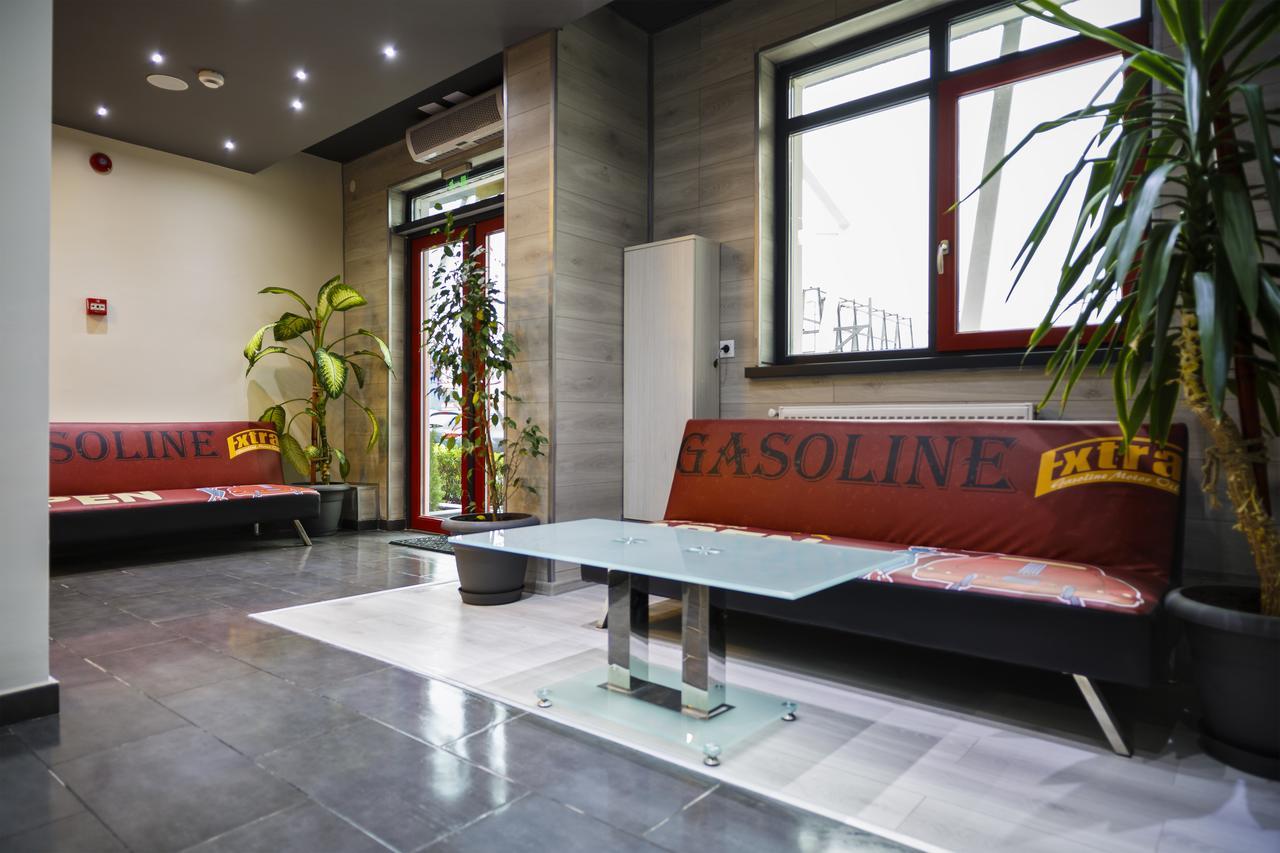 Net Hotel Piteszti Zewnętrze zdjęcie