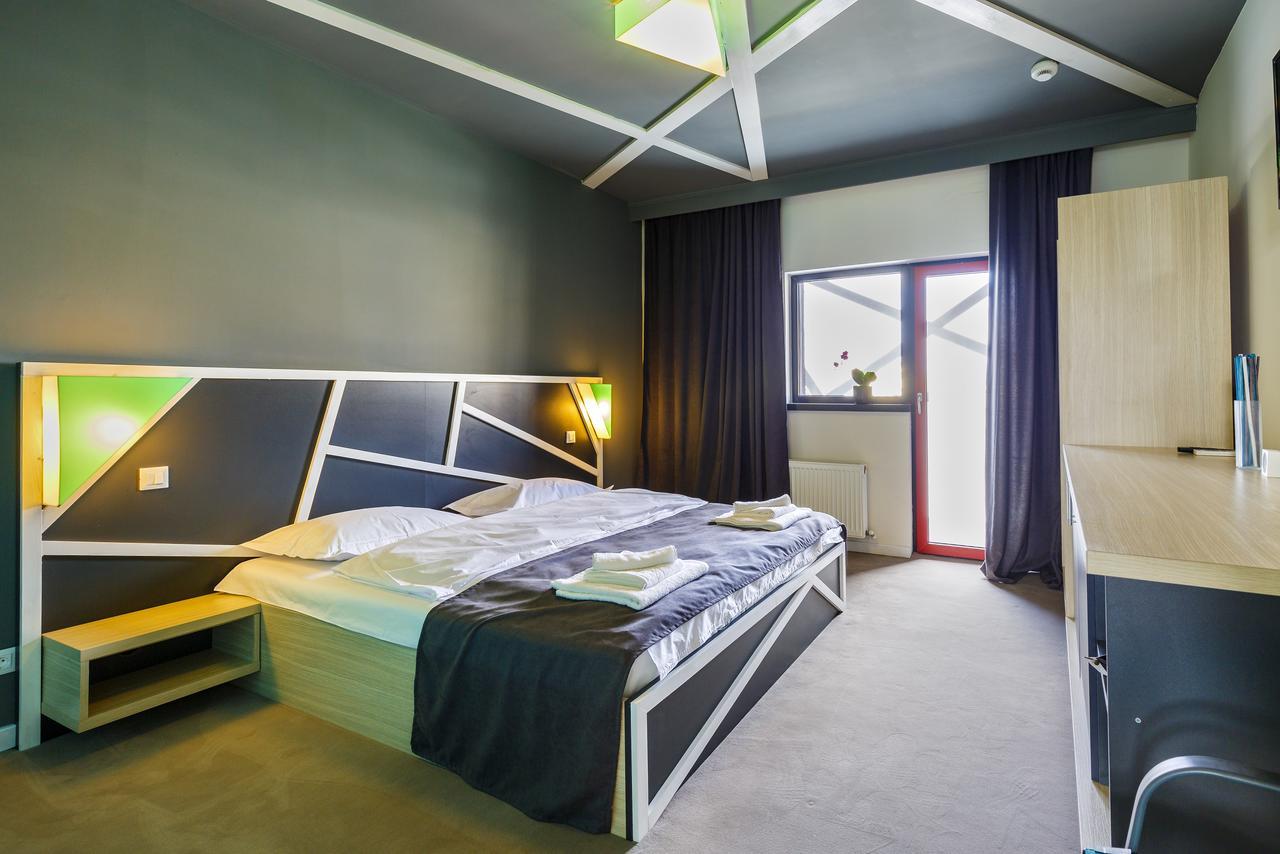 Net Hotel Piteszti Zewnętrze zdjęcie