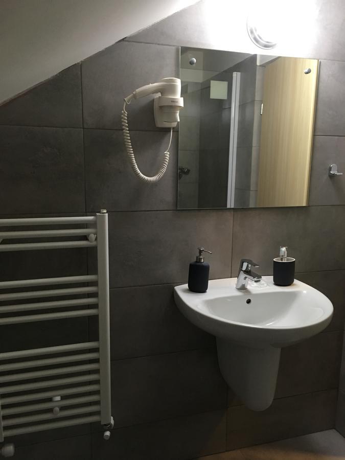 Net Hotel Piteszti Zewnętrze zdjęcie
