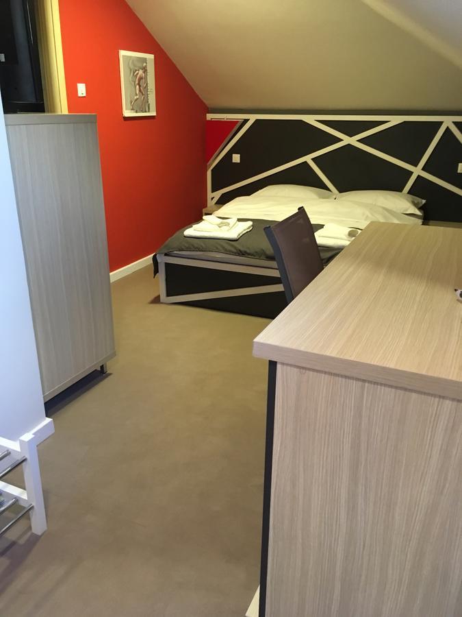 Net Hotel Piteszti Zewnętrze zdjęcie