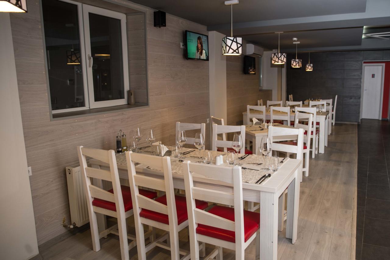 Net Hotel Piteszti Zewnętrze zdjęcie