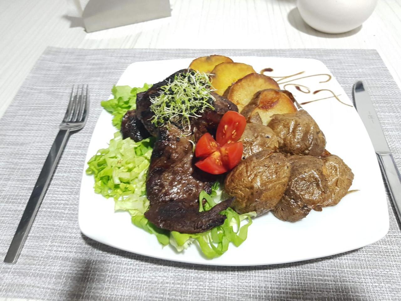 Net Hotel Piteszti Zewnętrze zdjęcie